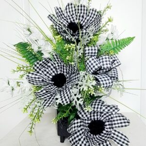 Contemporary Black and White